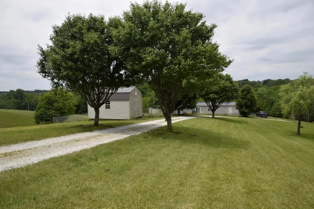 7223 Mt Carmel Road Maysville KY 41056