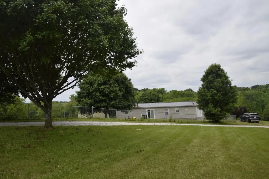 7223 Mt Carmel Road Maysville KY 41056