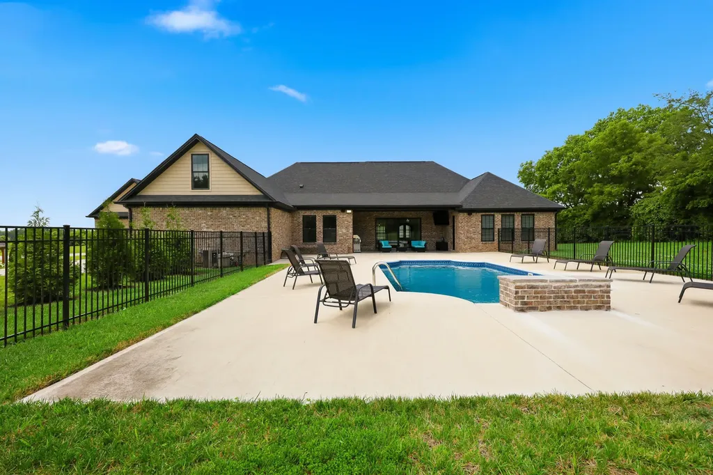 156 Rocky Waters Way Georgetown KY 40324