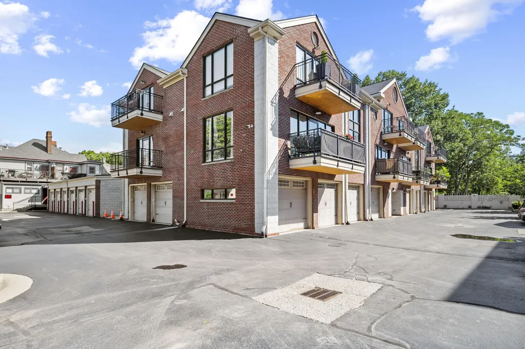 261 S Limestone Street Lexington KY 40508