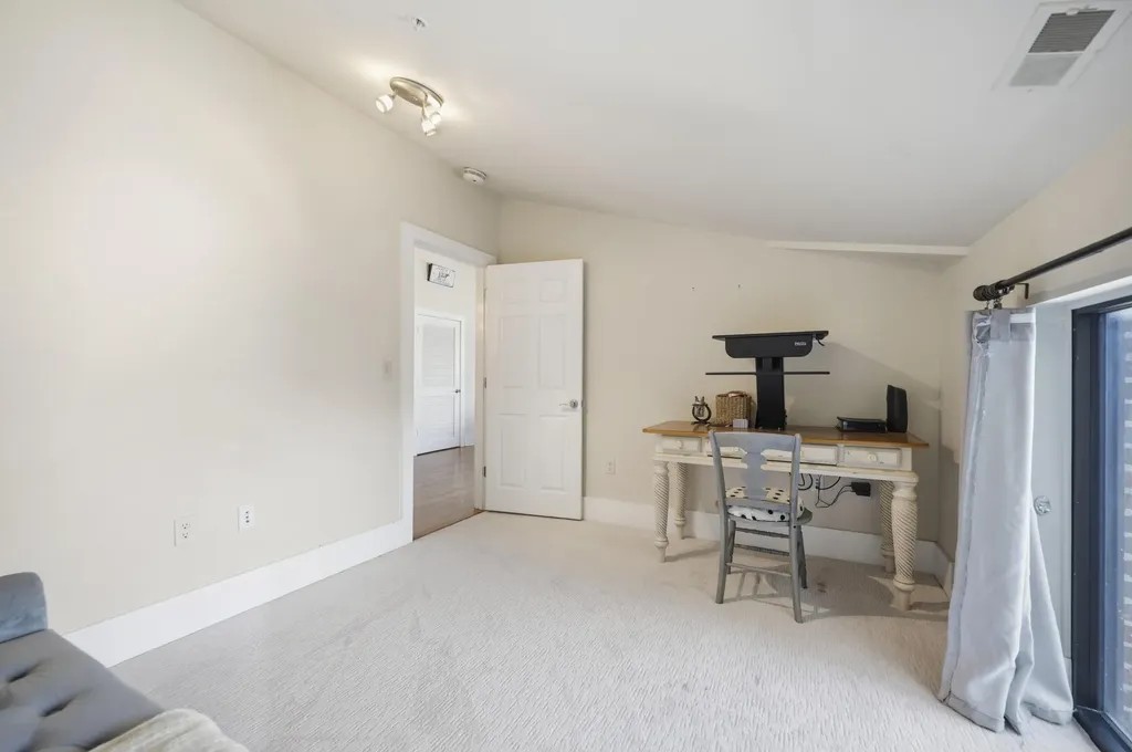 261 S Limestone Street Lexington KY 40508