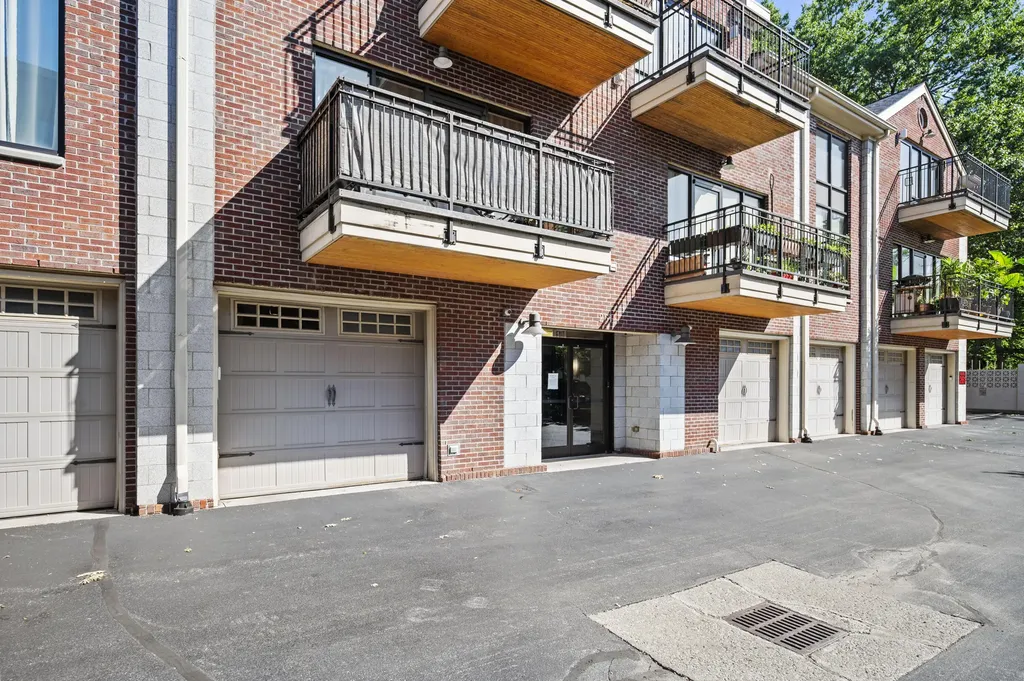 261 S Limestone Street Lexington KY 40508
