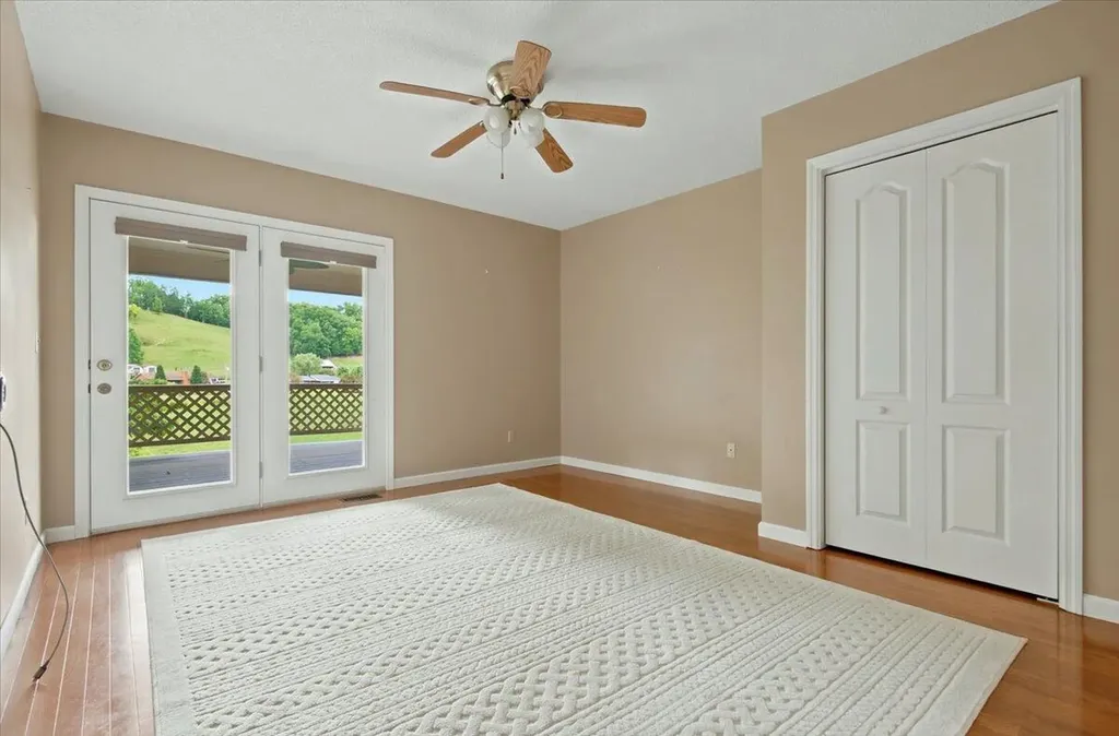 141 Junior Hayes Loop Rockholds KY 40759