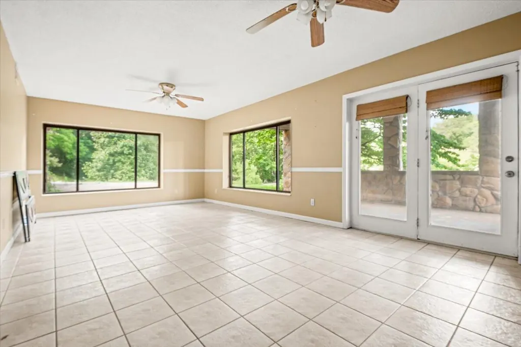 141 Junior Hayes Loop Rockholds KY 40759