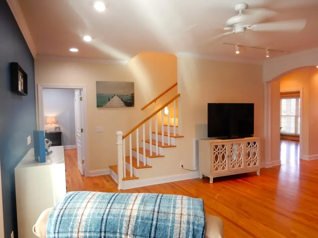 718 Marina Village Drive Grand Rivers KY 42045