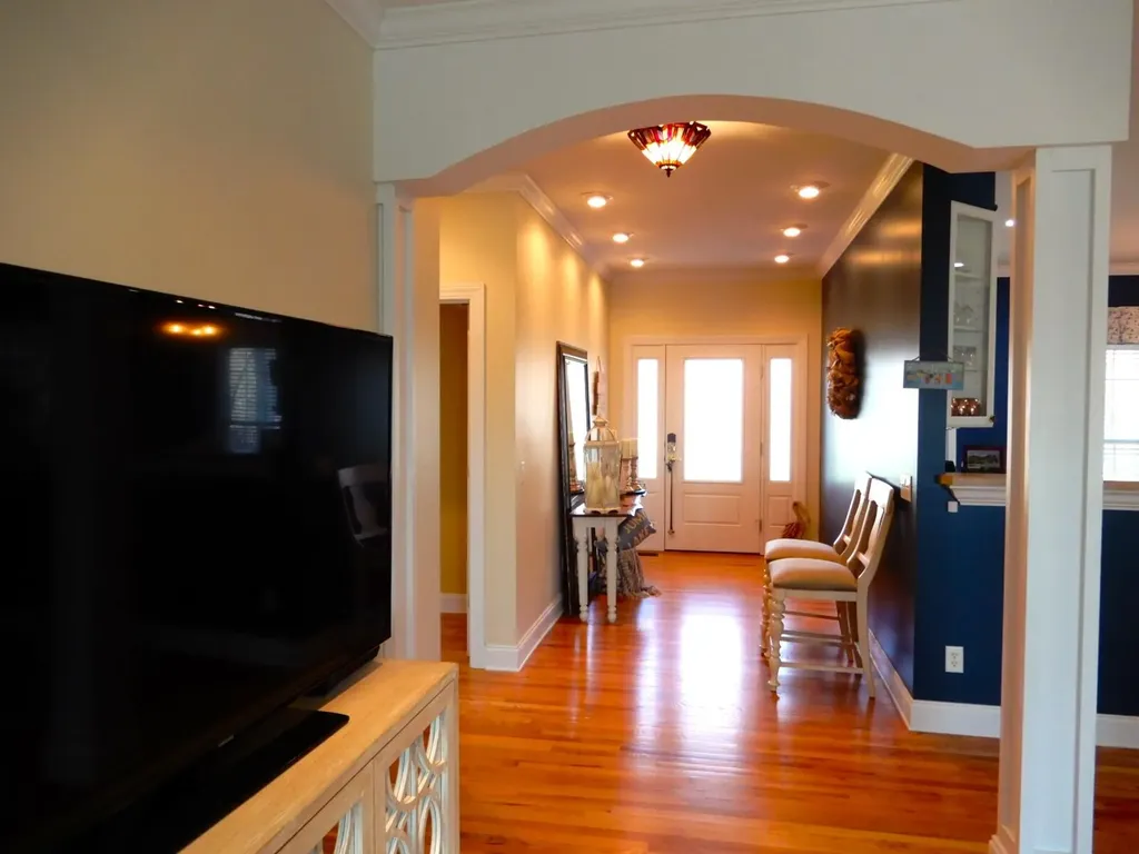 718 Marina Village Drive Grand Rivers KY 42045