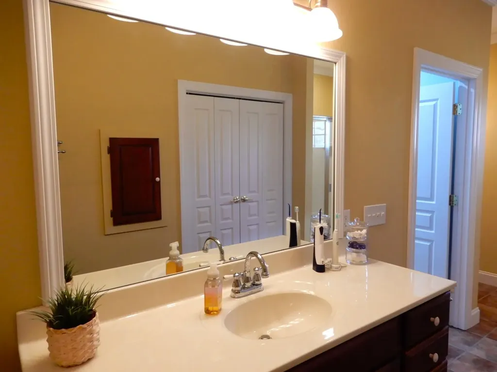718 Marina Village Drive Grand Rivers KY 42045