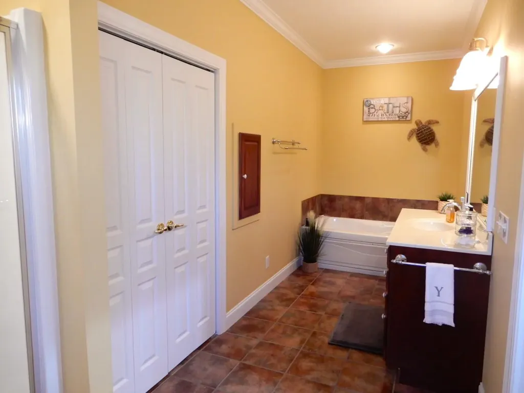 718 Marina Village Drive Grand Rivers KY 42045