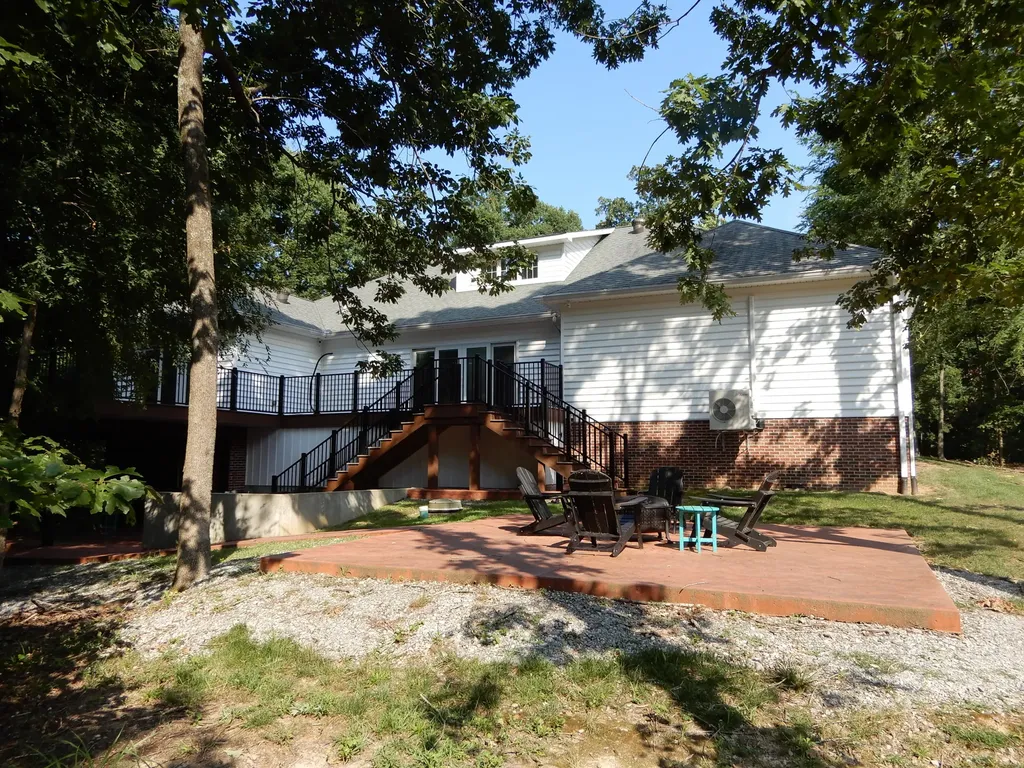 718 Marina Village Drive Grand Rivers KY 42045
