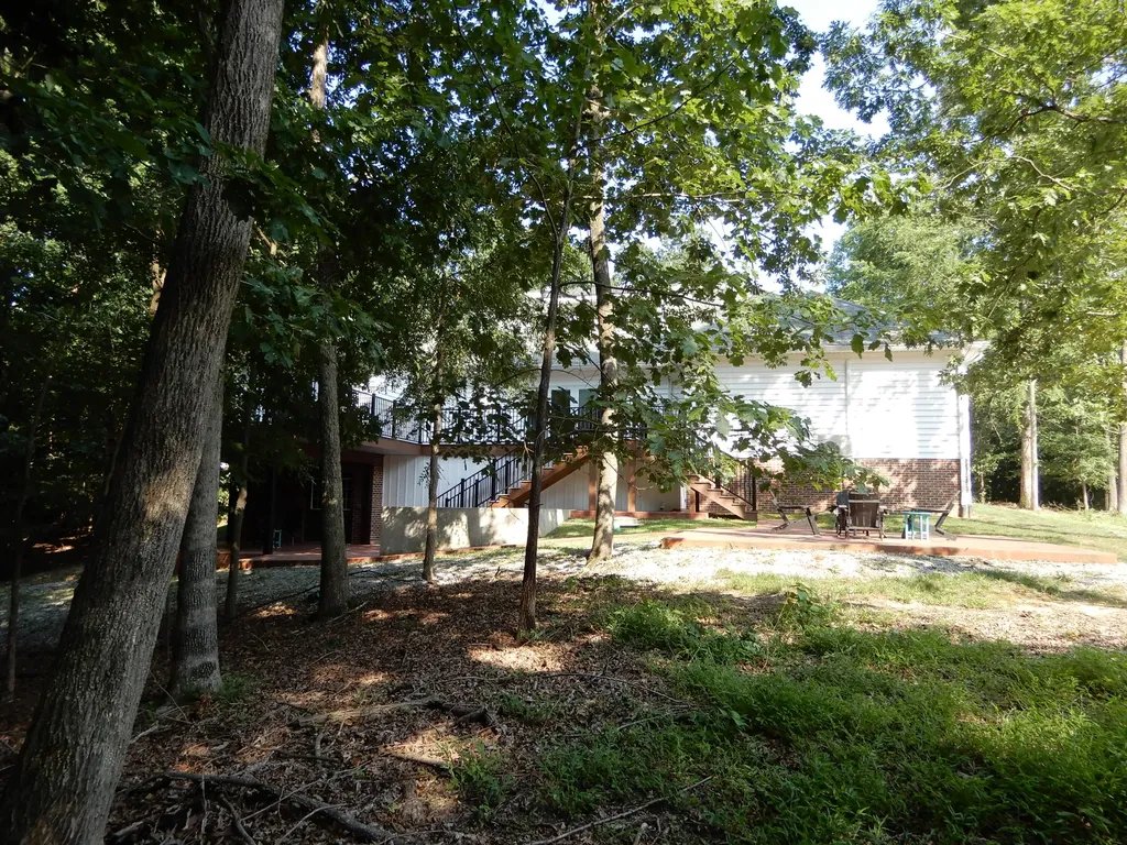 718 Marina Village Drive Grand Rivers KY 42045