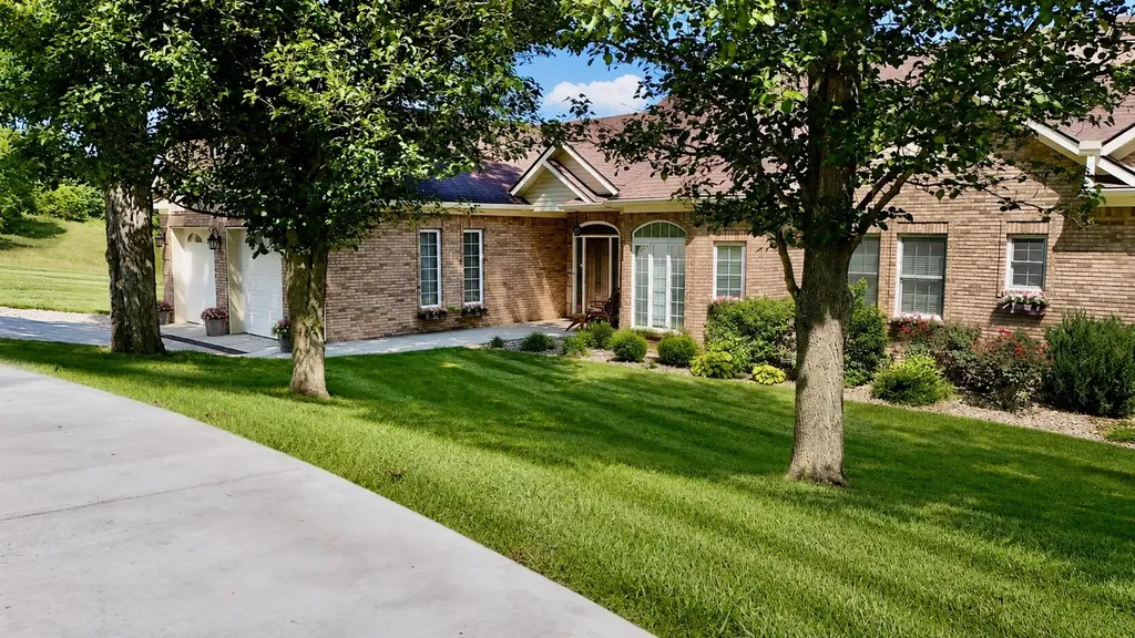 205 Woodside Way Lancaster KY 40444