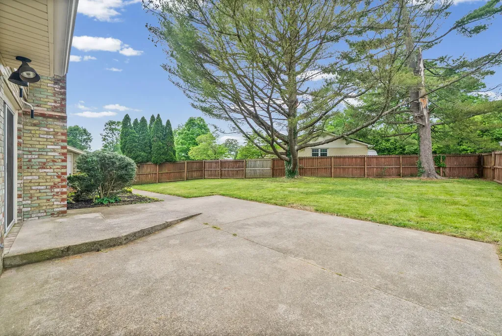 132 Windsor Drive Hopkinsville KY 42240