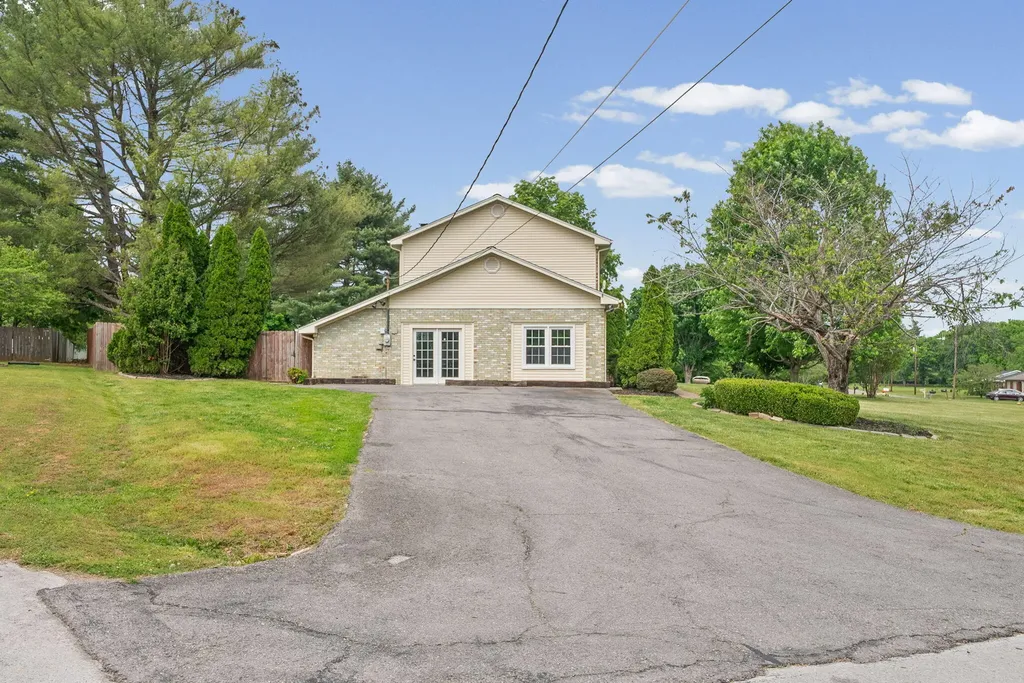 132 Windsor Drive Hopkinsville KY 42240