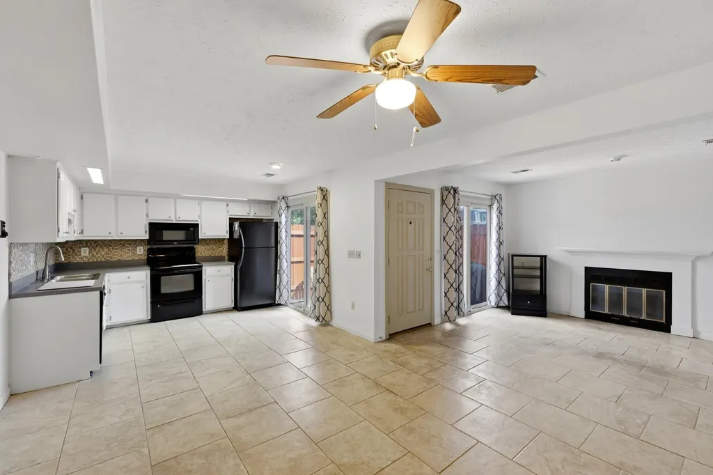2904 Affirmed Court Lexington KY 40509