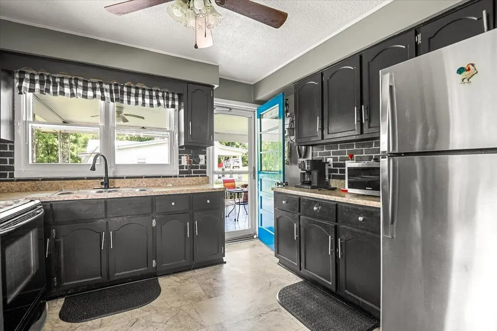 129 129 Mullins Street Livingston KY 40456