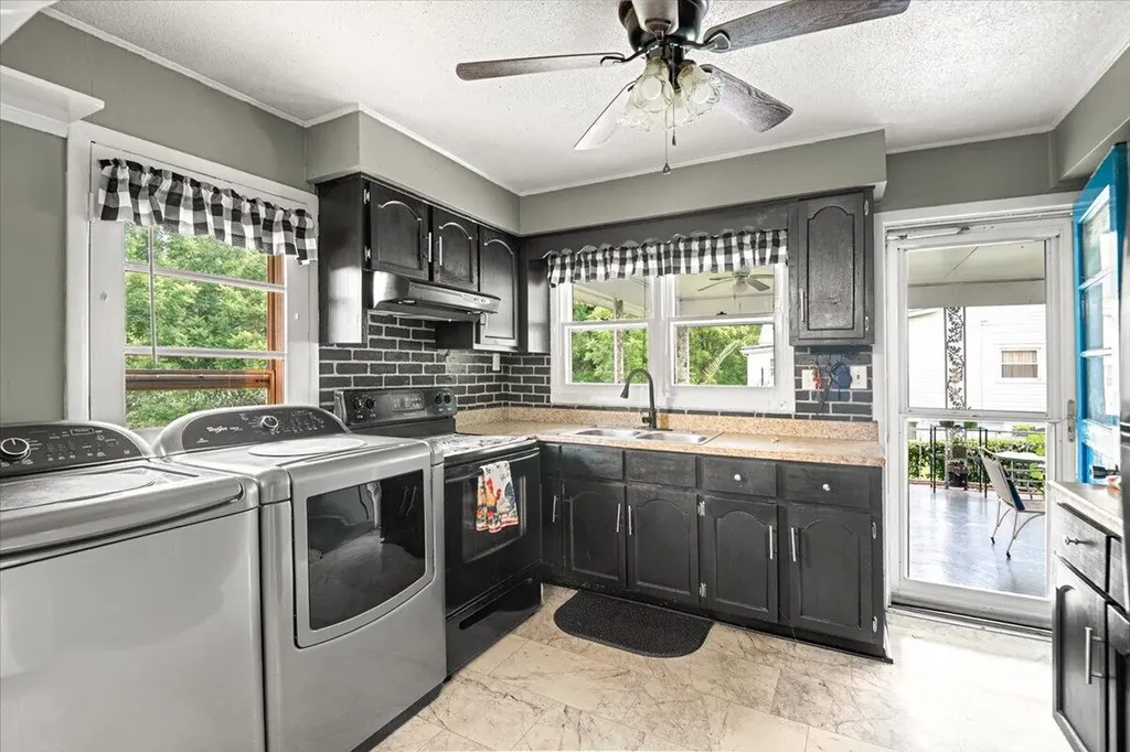 129 129 Mullins Street Livingston KY 40456
