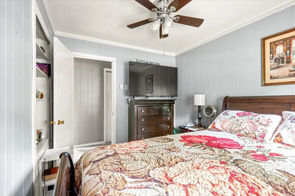 129 129 Mullins Street Livingston KY 40456