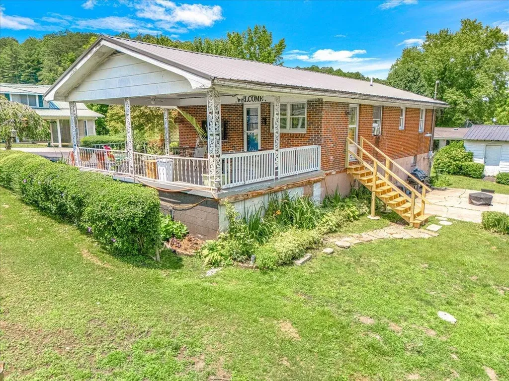 129 129 Mullins Street Livingston KY 40456