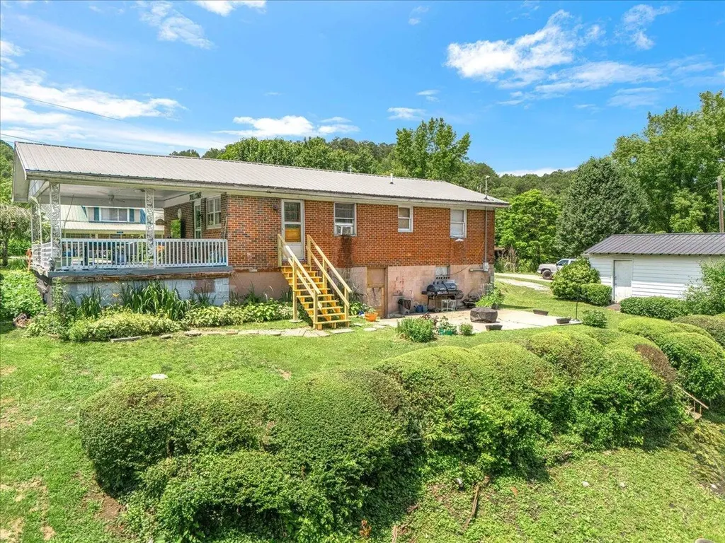 129 129 Mullins Street Livingston KY 40456