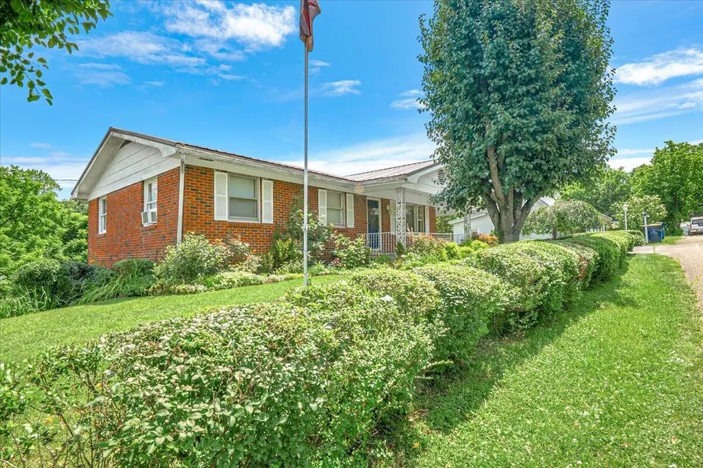 129 129 Mullins Street Livingston KY 40456