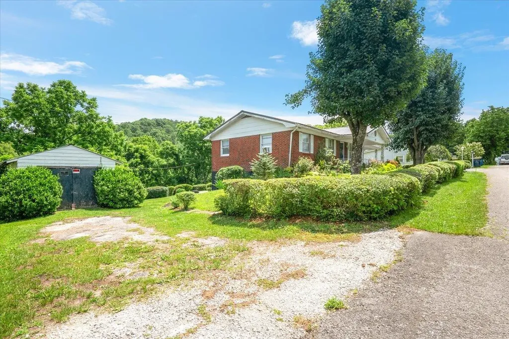 129 129 Mullins Street Livingston KY 40456