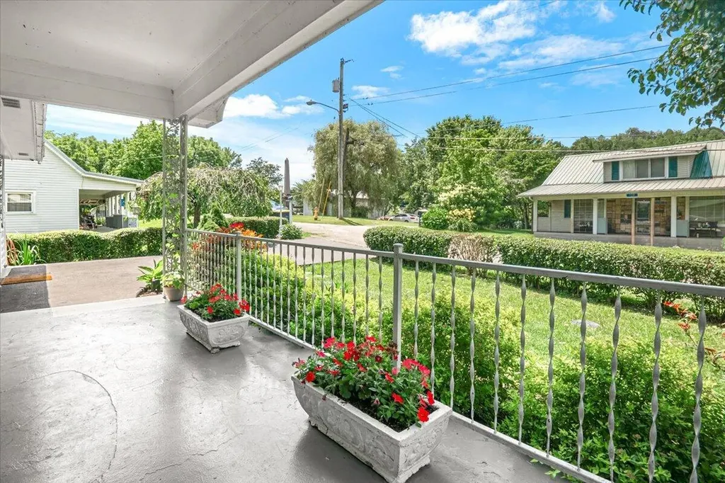 129 129 Mullins Street Livingston KY 40456