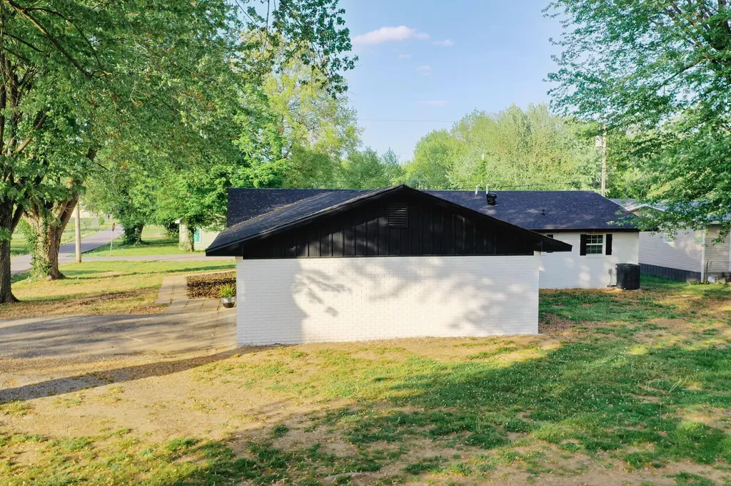 411 Bell Street Princeton KY 42445