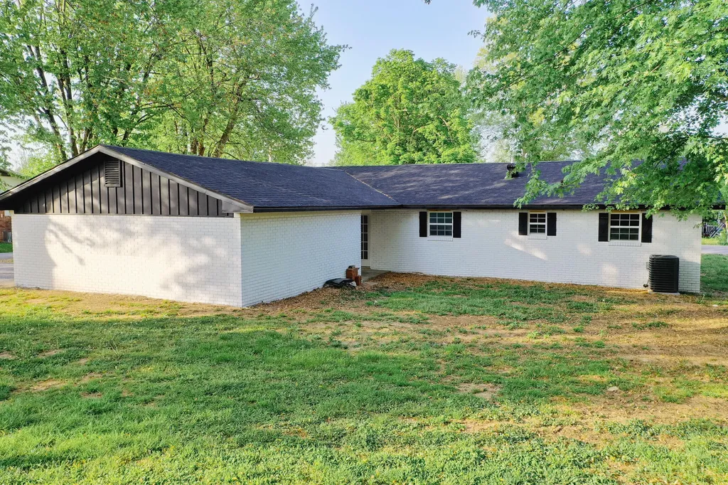 411 Bell Street Princeton KY 42445