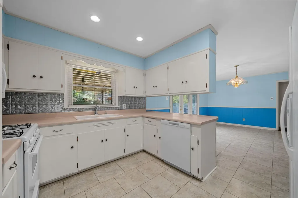 106 Millbrooke Drive Hopkinsville KY 42240