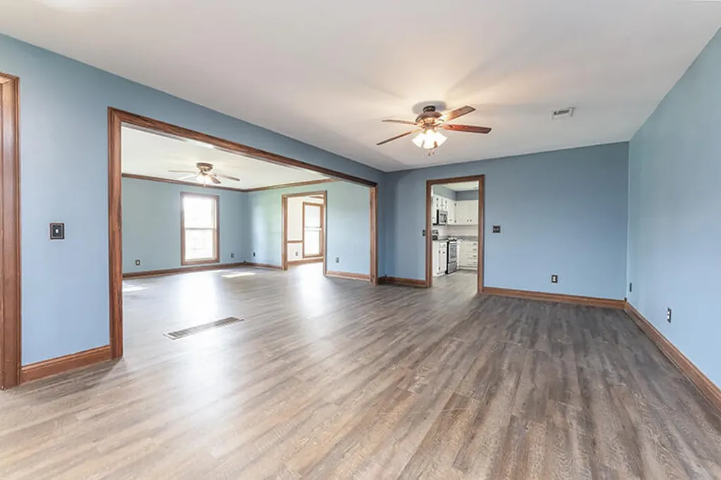 923 Meadow Lane Harrodsburg KY 40330