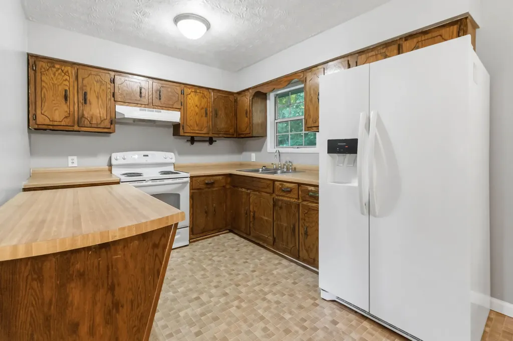 3572 Echo Valley Road Lily KY 40740