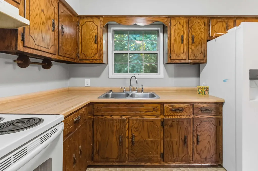3572 Echo Valley Road Lily KY 40740