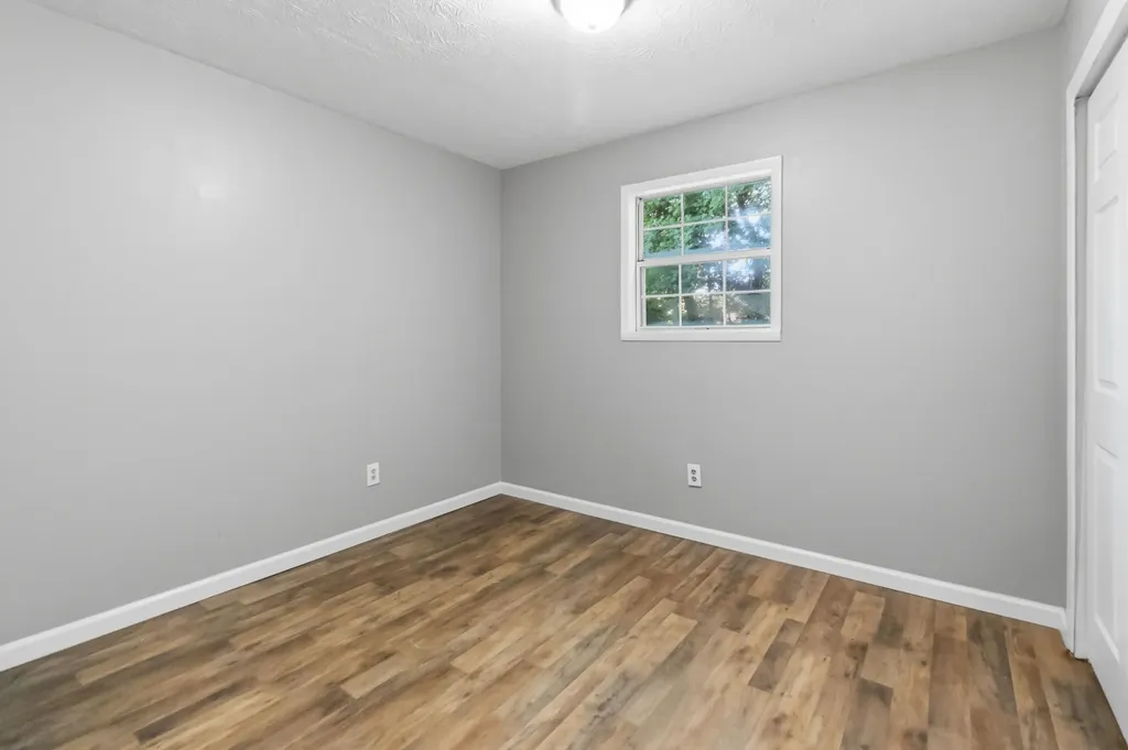 3572 Echo Valley Road Lily KY 40740