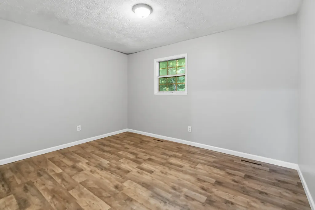3572 Echo Valley Road Lily KY 40740