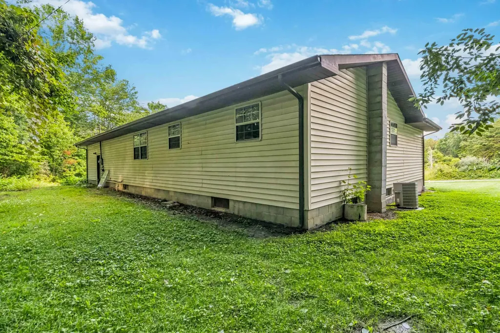 3572 Echo Valley Road Lily KY 40740