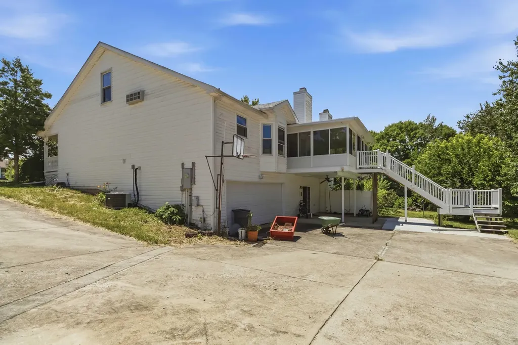 130 Kay Avenue Lancaster KY 40444