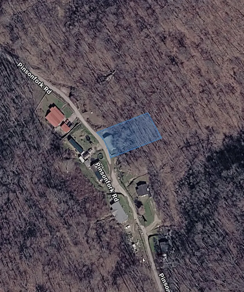 3668 Pinsonfork Road Mcandrews KY 41543