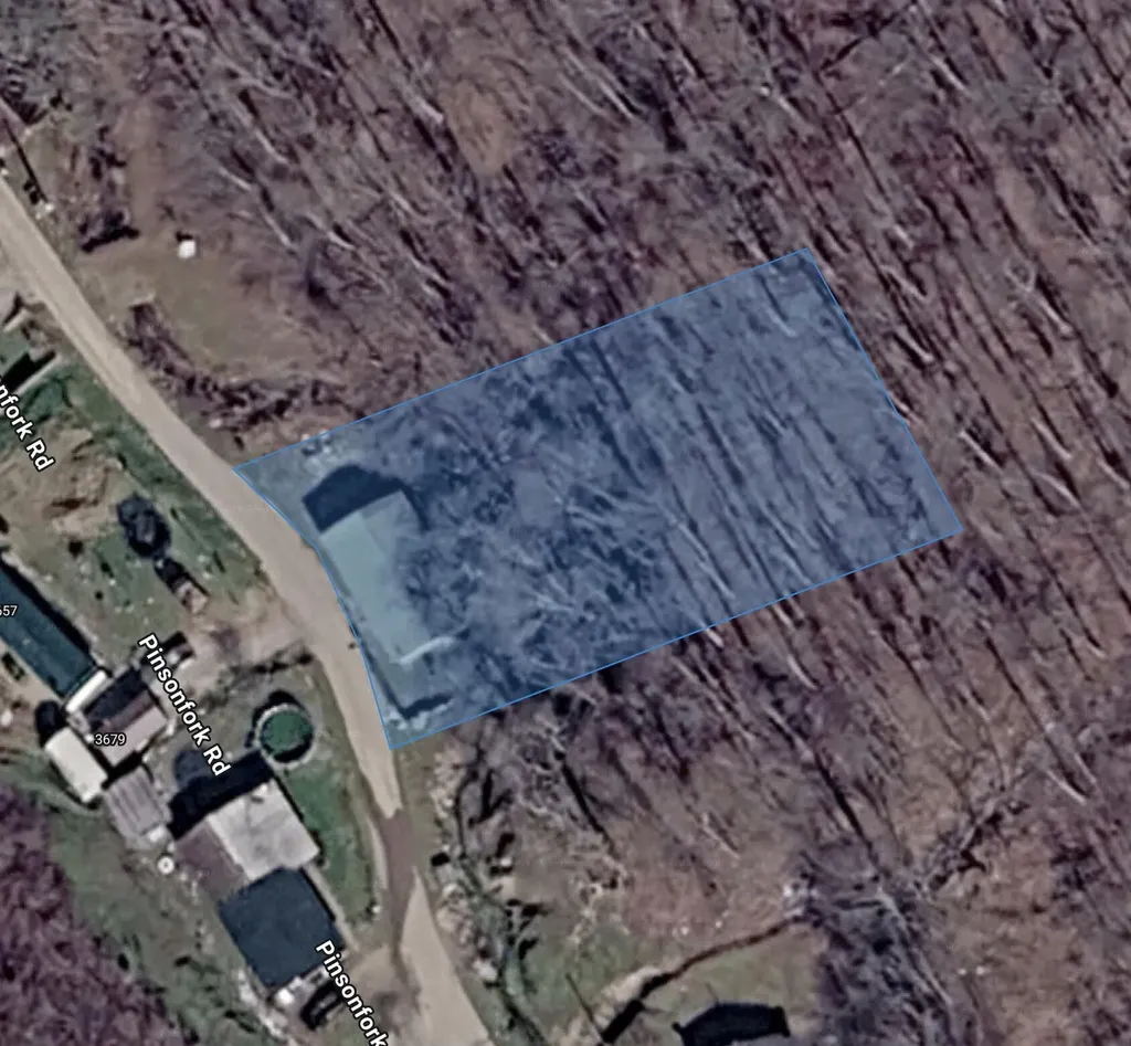 3668 Pinsonfork Road Mcandrews KY 41543