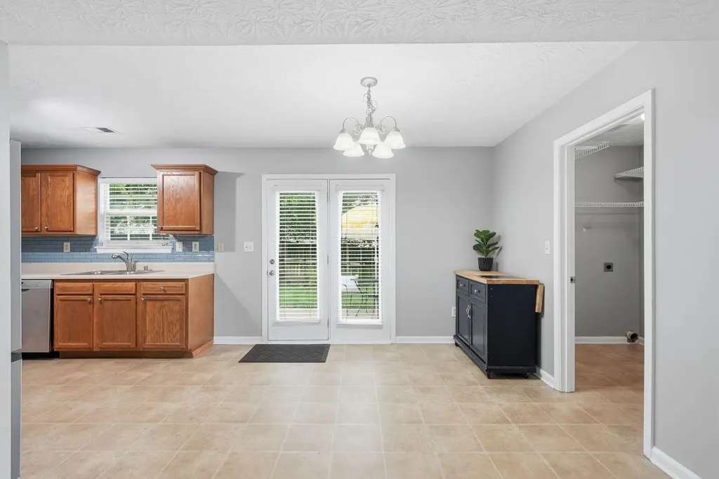 2629 Michelle Park Lexington KY 40511