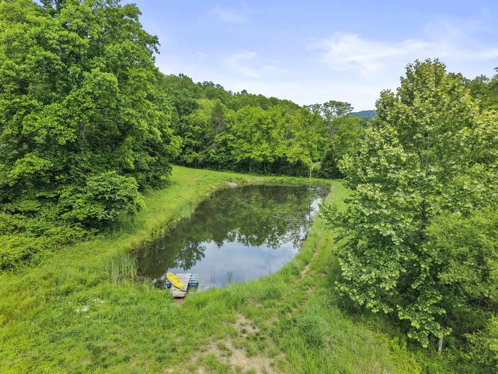 1191 Horns River Road Irvine KY 40336
