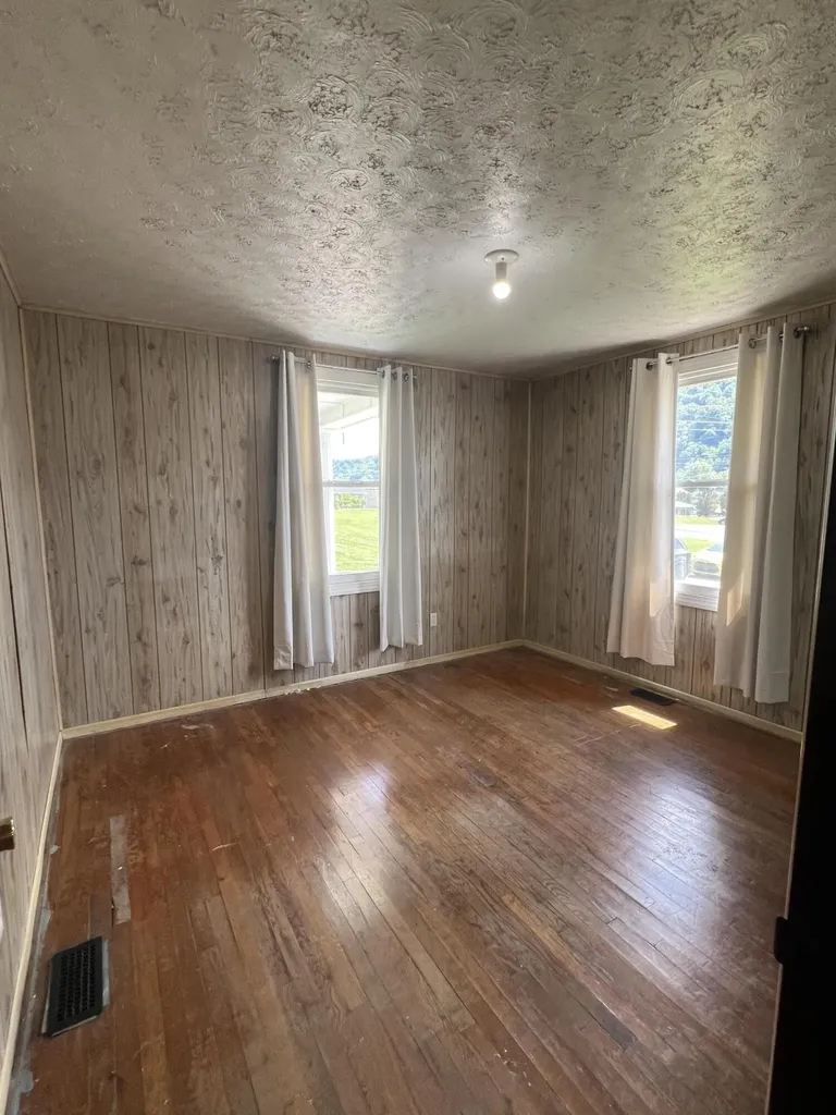 253 Hager Street Prestonsburg KY 41653
