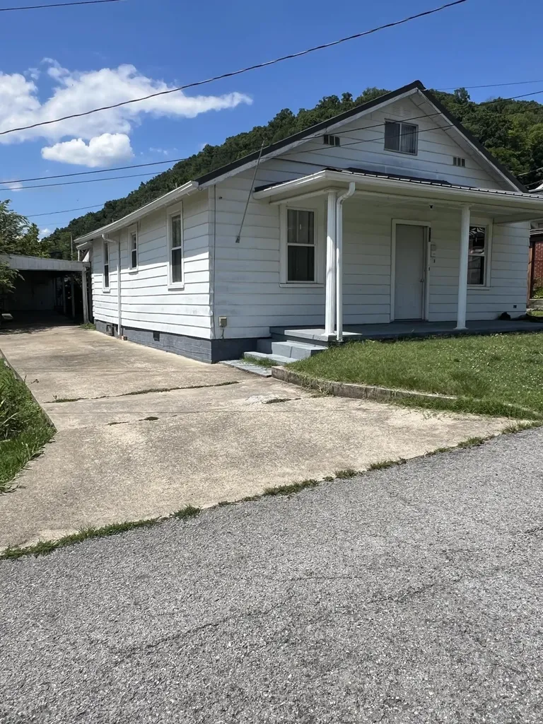 253 Hager Street Prestonsburg KY 41653