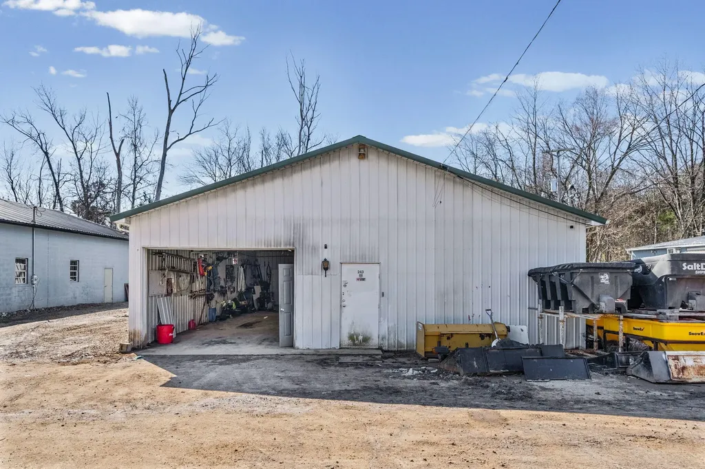 243 Mitch Lane Hopkinsville KY 42240