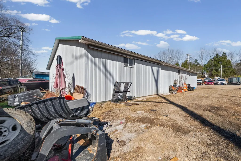 243 Mitch Lane Hopkinsville KY 42240