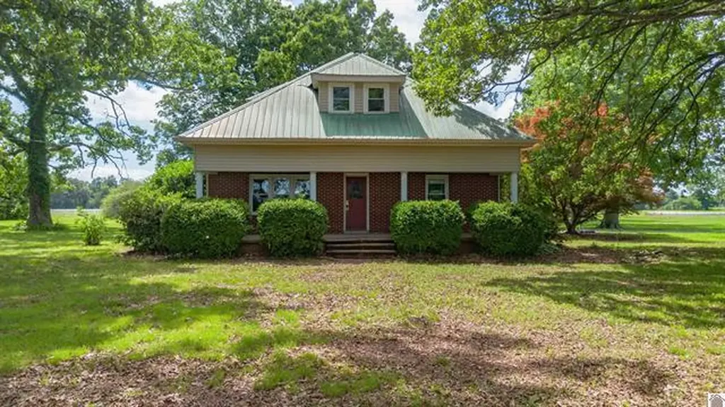 893 Peach Orchard Road Murray KY 42071