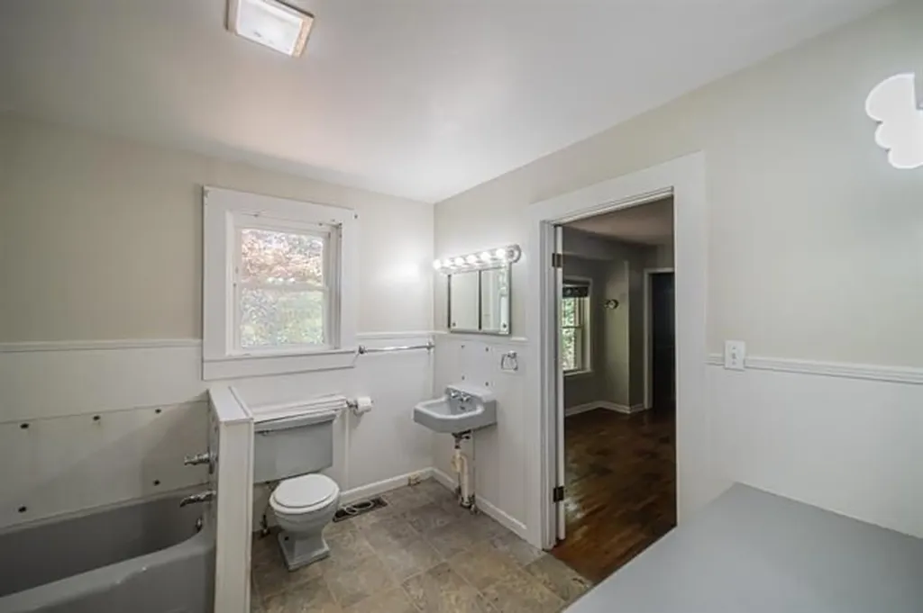 893 Peach Orchard Road Murray KY 42071