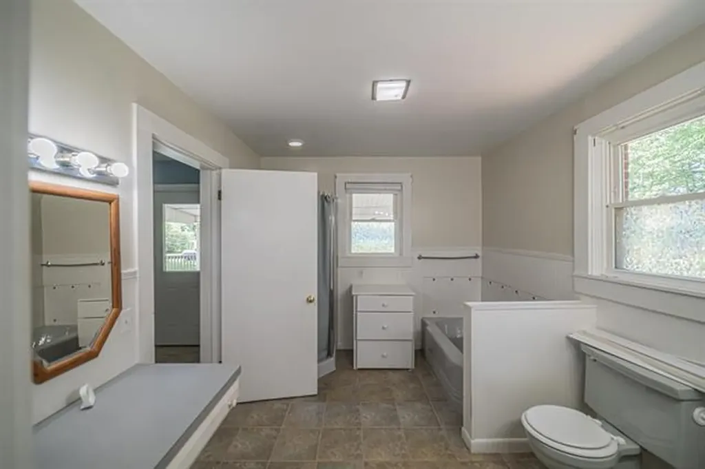 893 Peach Orchard Road Murray KY 42071