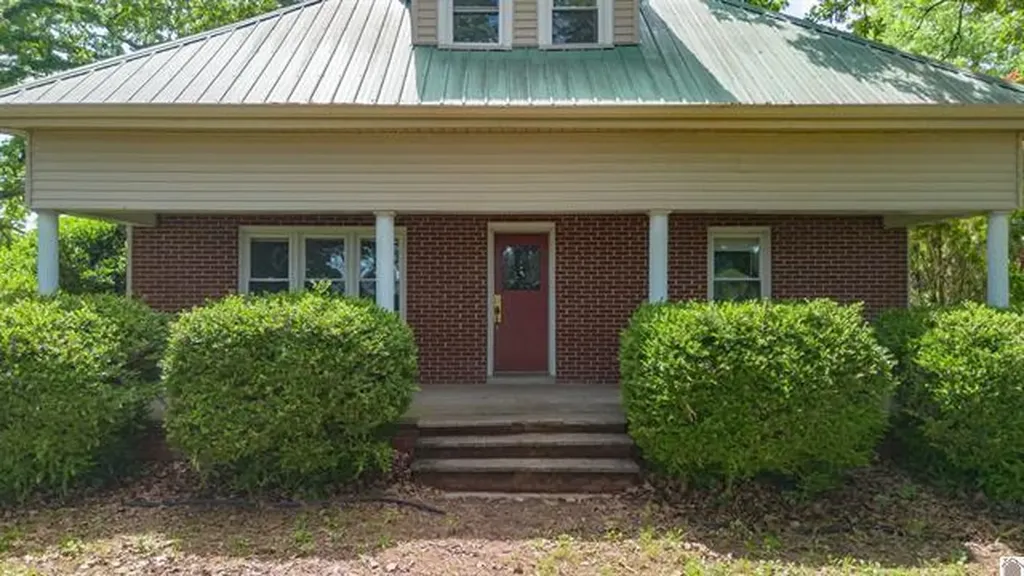 893 Peach Orchard Road Murray KY 42071