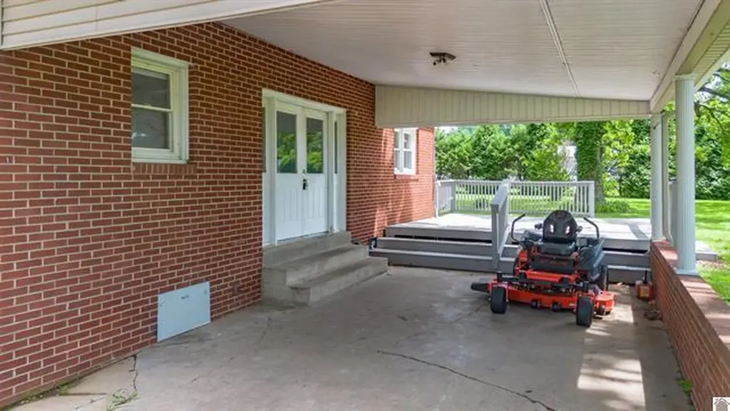 893 Peach Orchard Road Murray KY 42071