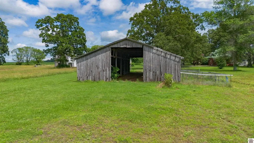 893 Peach Orchard Road Murray KY 42071